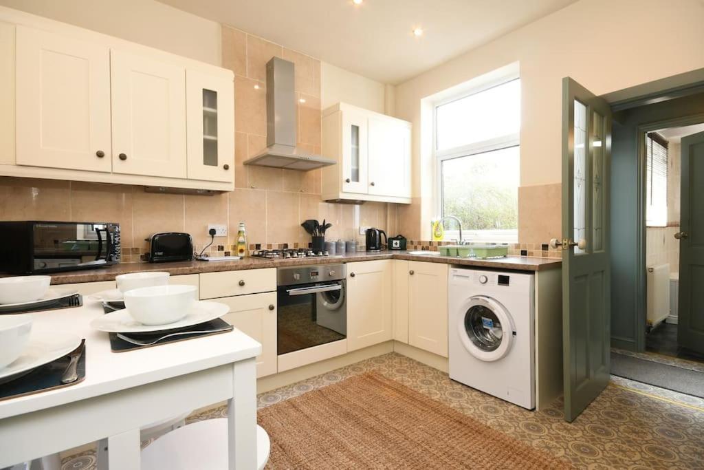 Cottage Style 3 Bedroom House - Close To City Centre & The Peaks Chesterfield Buitenkant foto