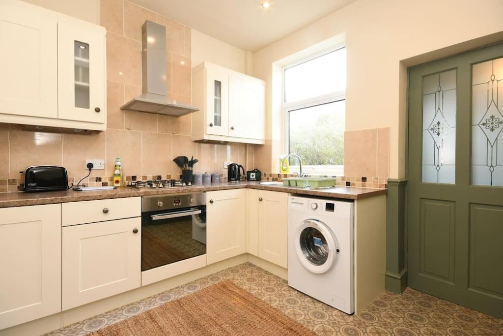 Cottage Style 3 Bedroom House - Close To City Centre & The Peaks Chesterfield Buitenkant foto