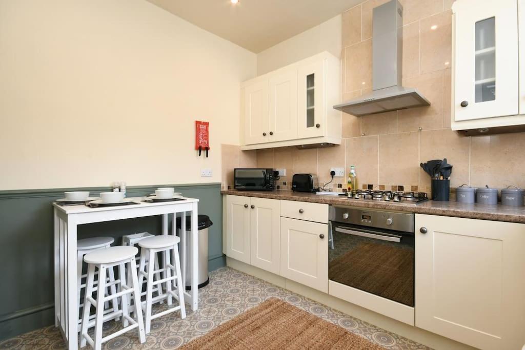 Cottage Style 3 Bedroom House - Close To City Centre & The Peaks Chesterfield Buitenkant foto